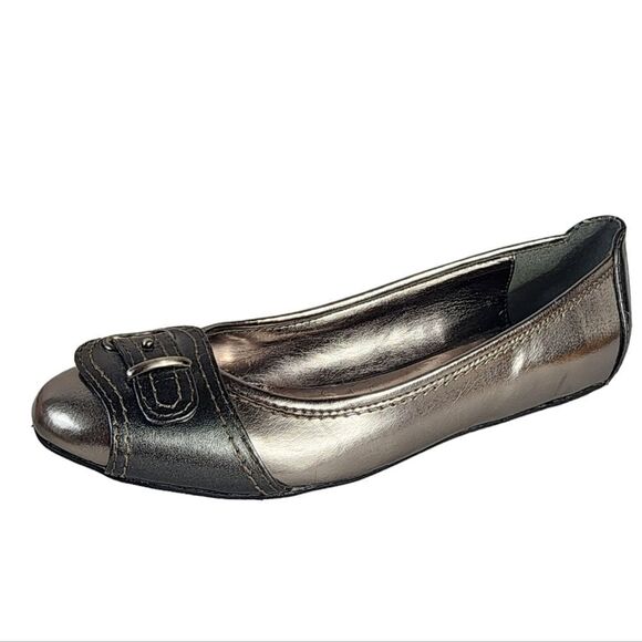 Banana Republic Grey buckle Flats Ballet Shoes - Picture 1 of 5